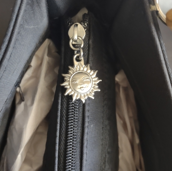 Sunny Hawaii Embroidered Palm Tree Bamboo Handled Summer Bag - Picture 15 of 16